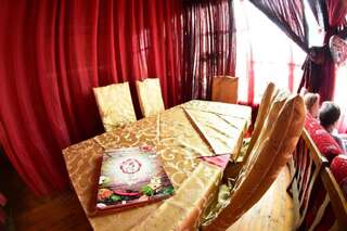 Хостелы Beliy Kakadu Ужгород Спальное место на двухъярусной кровати в общем номере для мужчин и женщин-31