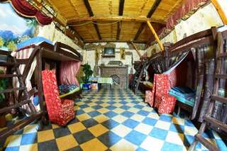 Хостелы Beliy Kakadu Ужгород Спальное место на двухъярусной кровати в общем номере для мужчин и женщин-33